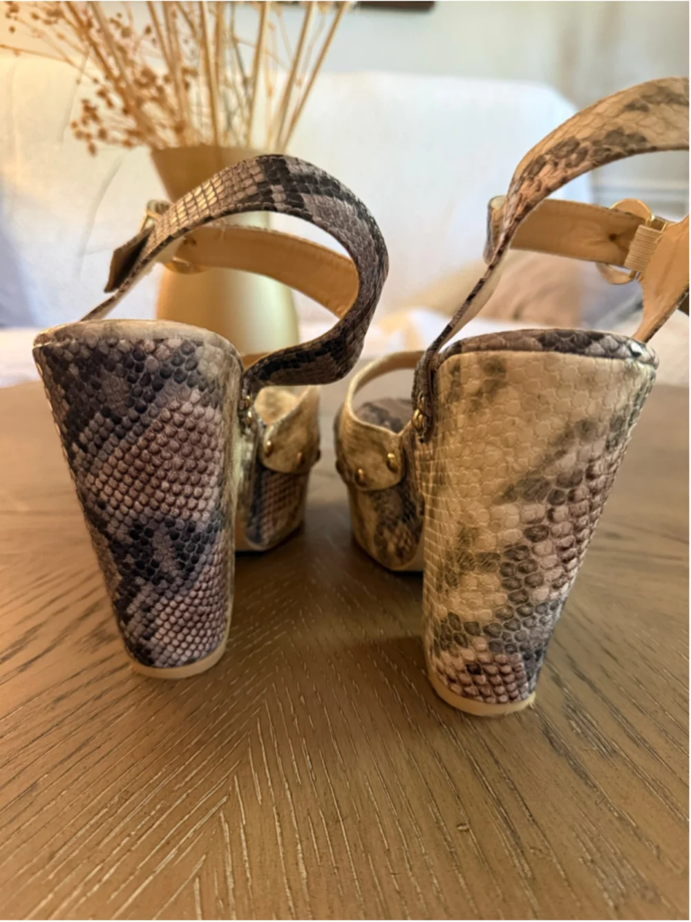 Women's Mackin J Platform Sandals Size 9 Beige Brown Snake Print
